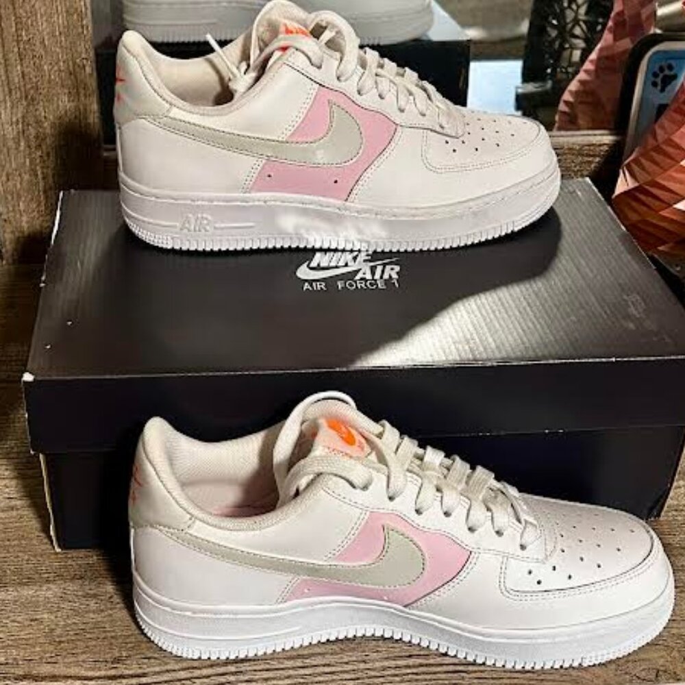 W's 7 Nike Air Force 1 '07 White/Pink Foam- Total Orange- NWOT